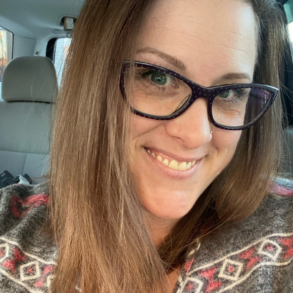 Meet your Posher, Emily - Picture 1 of 1